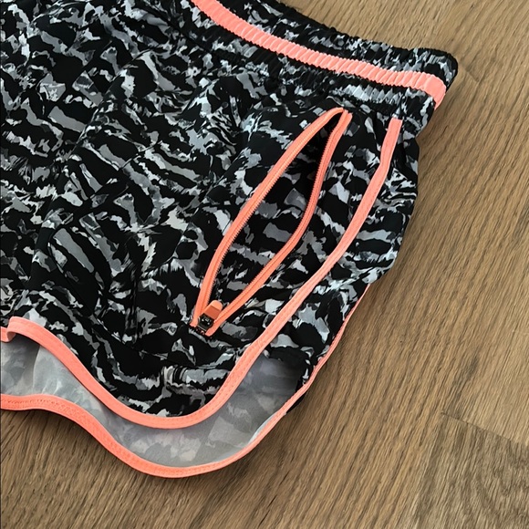 Fabletics shorts - Picture 2 of 4